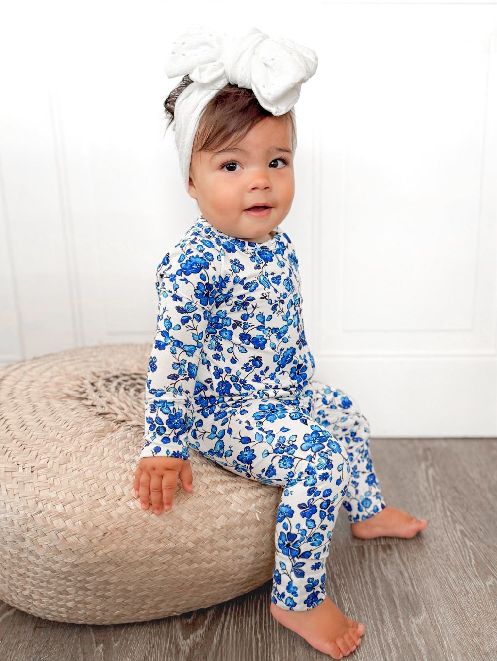 Dainty Blue Bamboo Zip